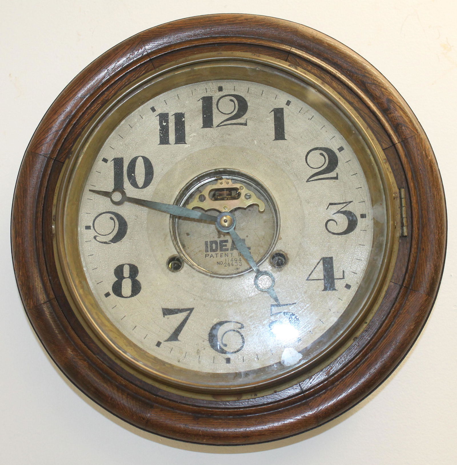 Ideal round wooden wall clock - 13 1/4" diam (1 of 6)
