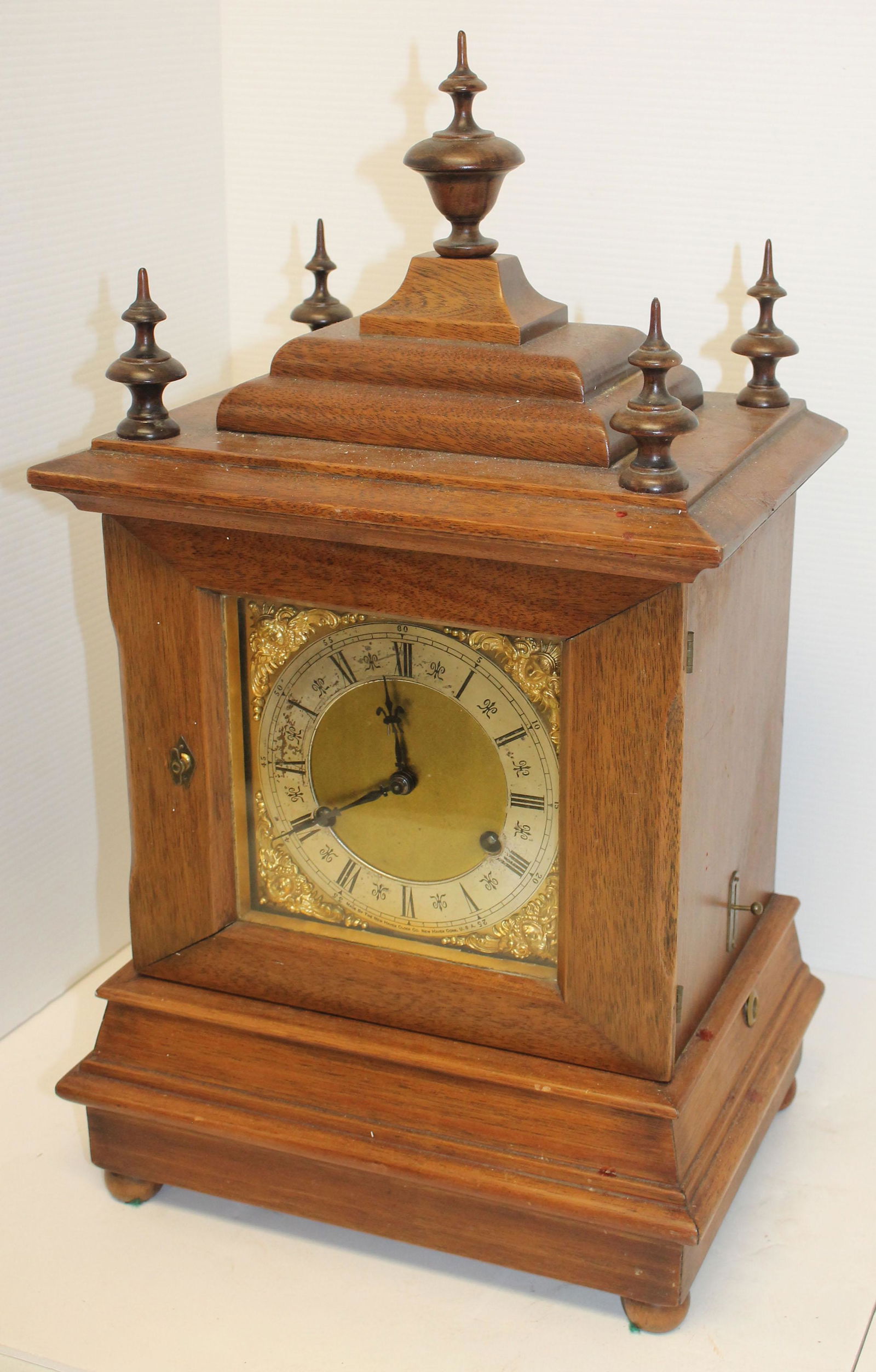 New Haven Clock Co strike & chime mantle clock - (1 of 6)