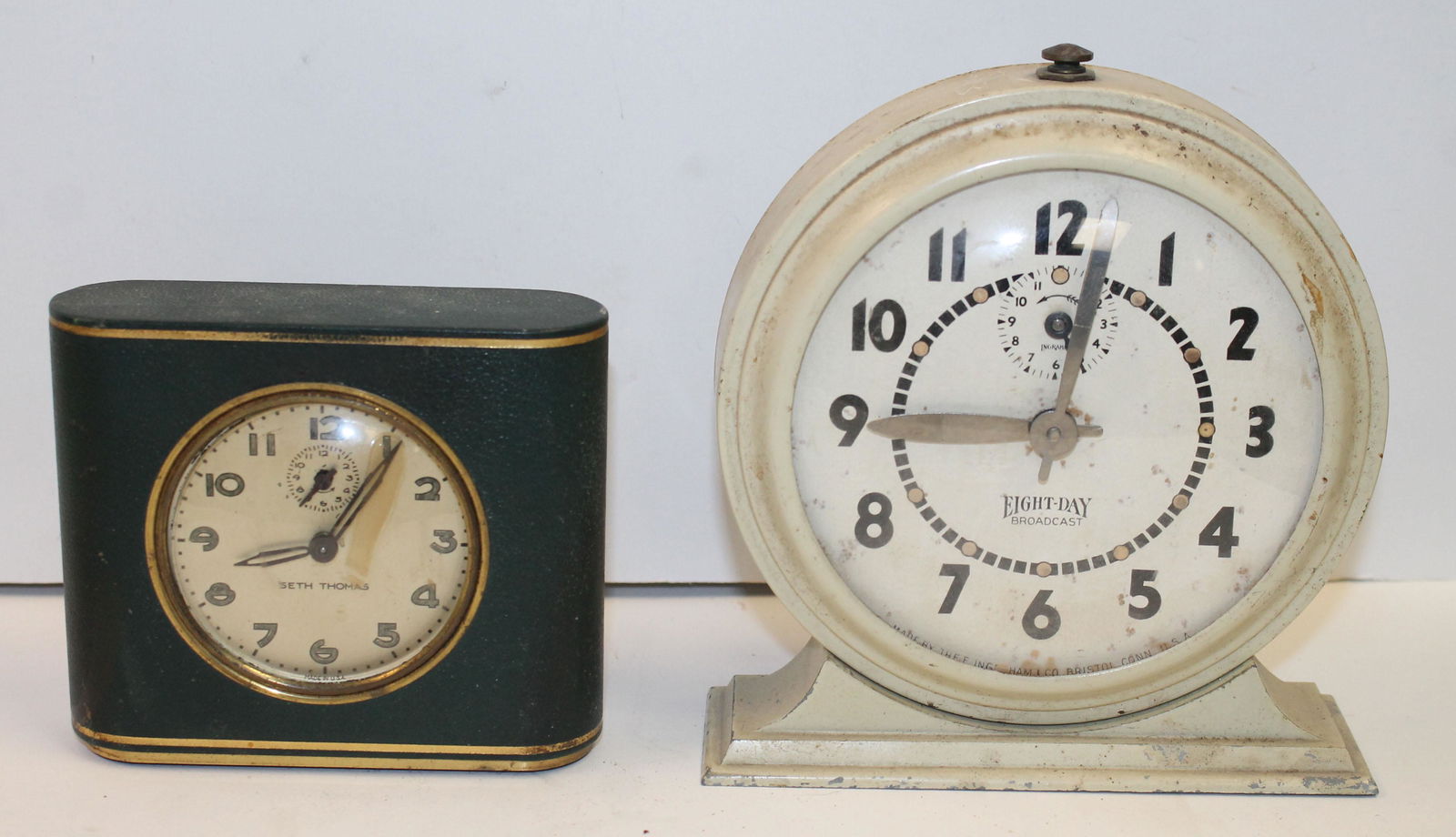 2 small alarm clock - Seth Thomas in leather case & 8 (1 of 4)