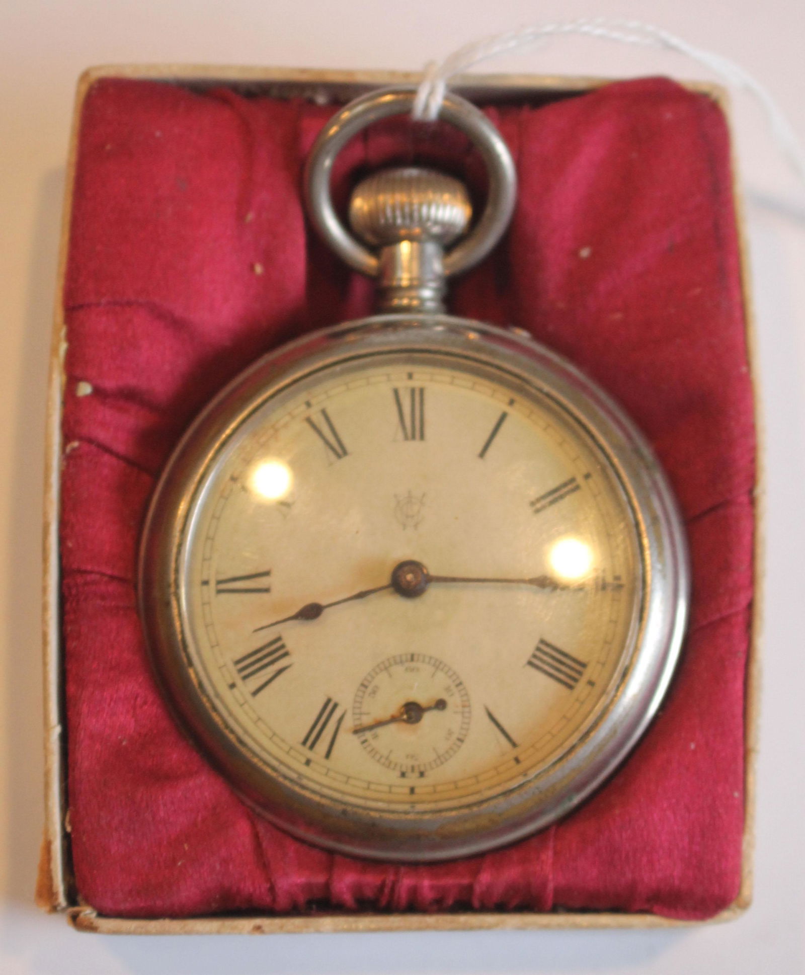 Waterbury Clock Co pocket watch in fitted box (bottom (1 of 3)