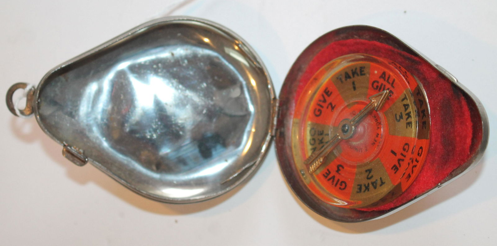 Pear form silver plate cased Unique Items Co compass (1 of 3)