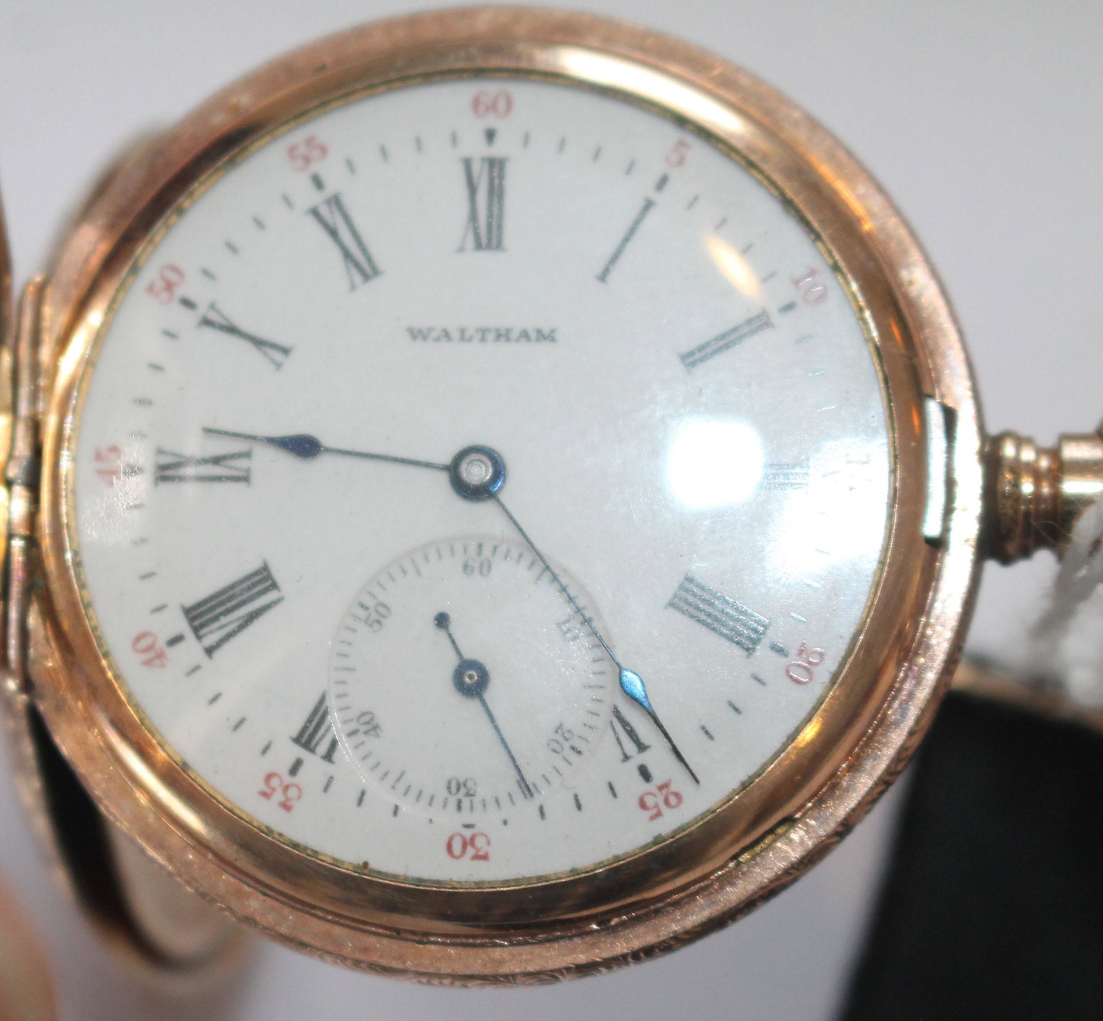 Waltham 15 jewel pocket watch w watch fob w intaglio: Waltham 15 jewel pocket watch w watch fob w intaglio dec - #9665815 - in orig box