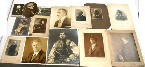 14 vintage opera photos of male actors - 12 autograp: 14 vintage opera photos of male actors - 12 autographed incl Angelo Bada, Riccardo Martin & more sgnd which we can't quite make out, but whom opera collectors can probably identify plus unsgnd incl Ar