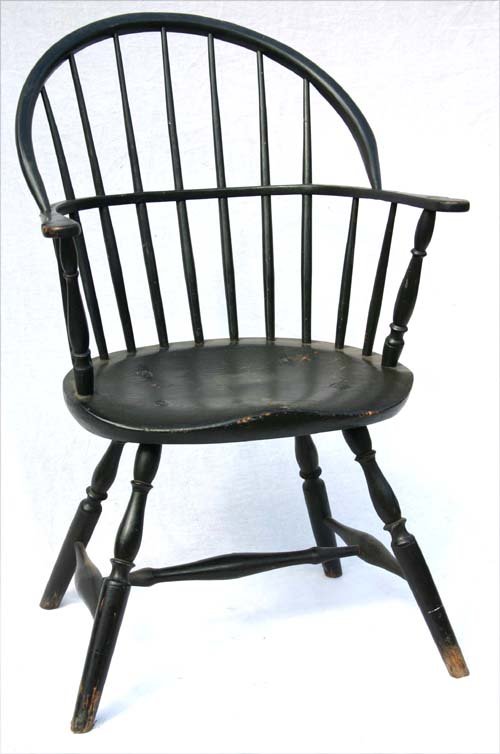 ca 1780 period Windsor bow back vase & ring turne: ca 1780 period Windsor bow back vase & ring turned armchair w unusually heavy bow in old paint