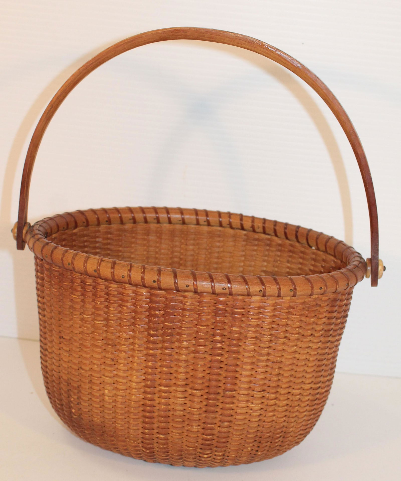 Nantucket oval open top basket w swing handle - approx (1 of 5)