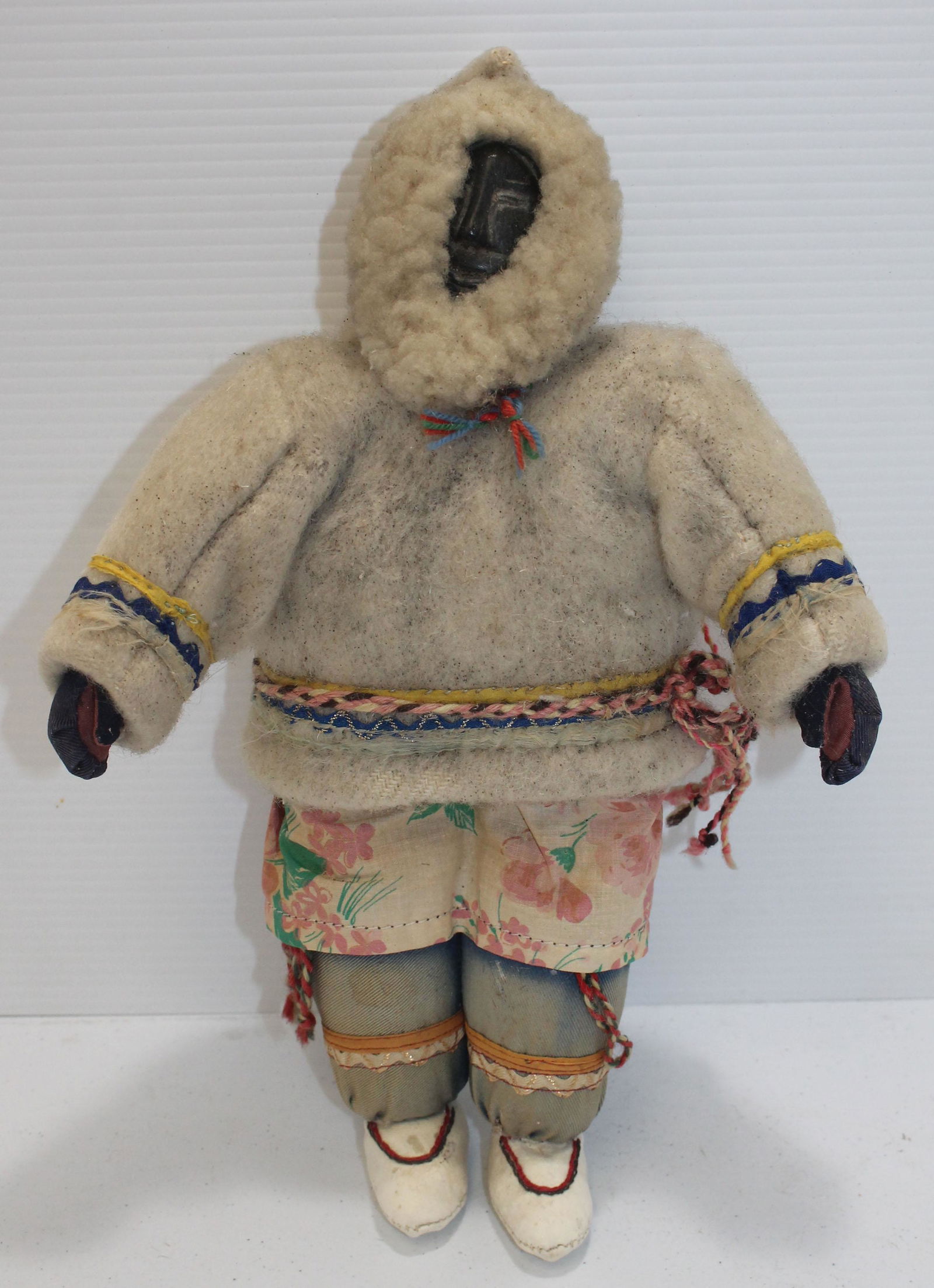 Antique Inuit Eskimo doll - 13" tall (1 of 6)