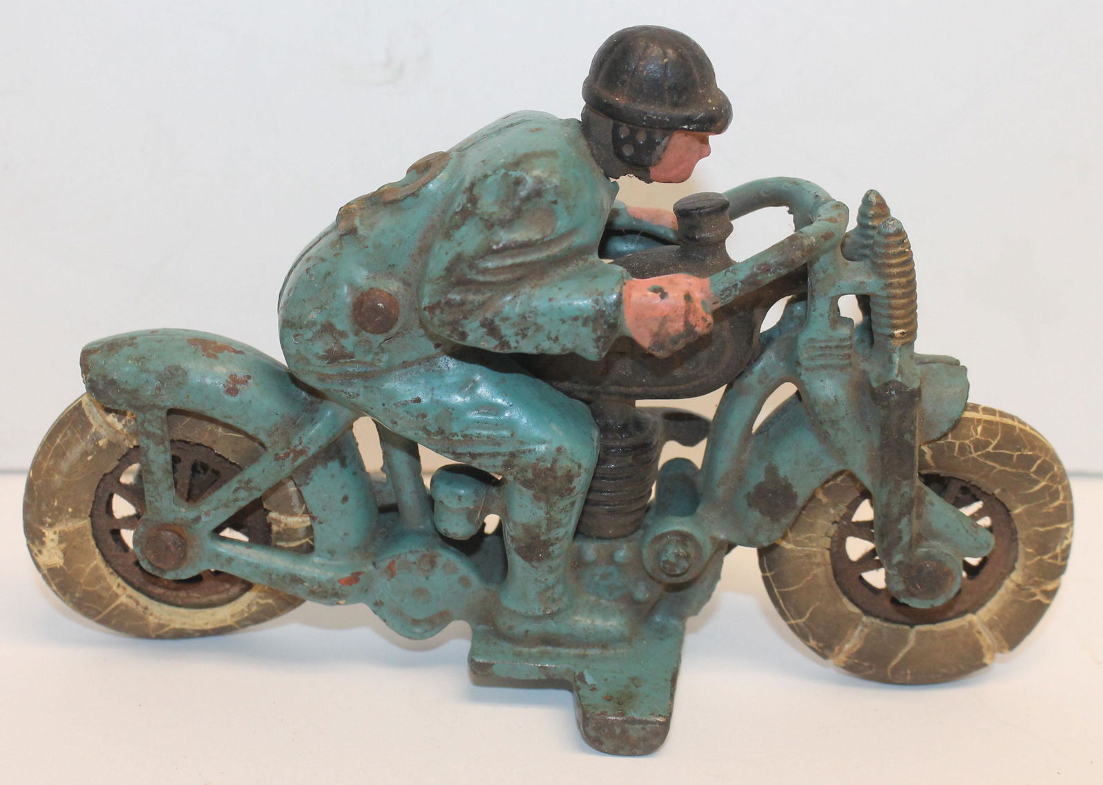 Hubley HMII cast iron motorcycle w rider in blue paint (1 of 4)