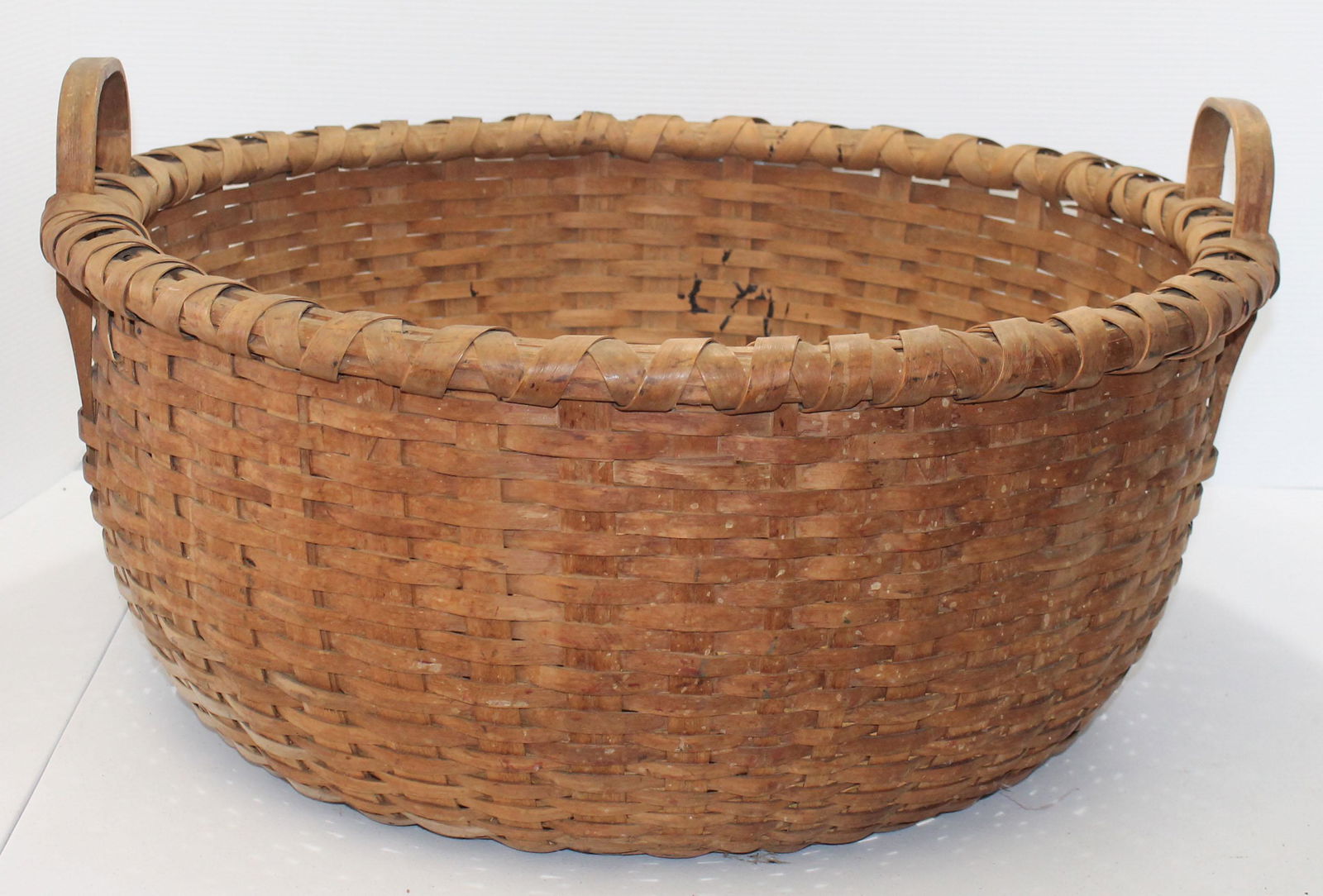 Large antique 2 handled round gathering basket in great (1 of 6)