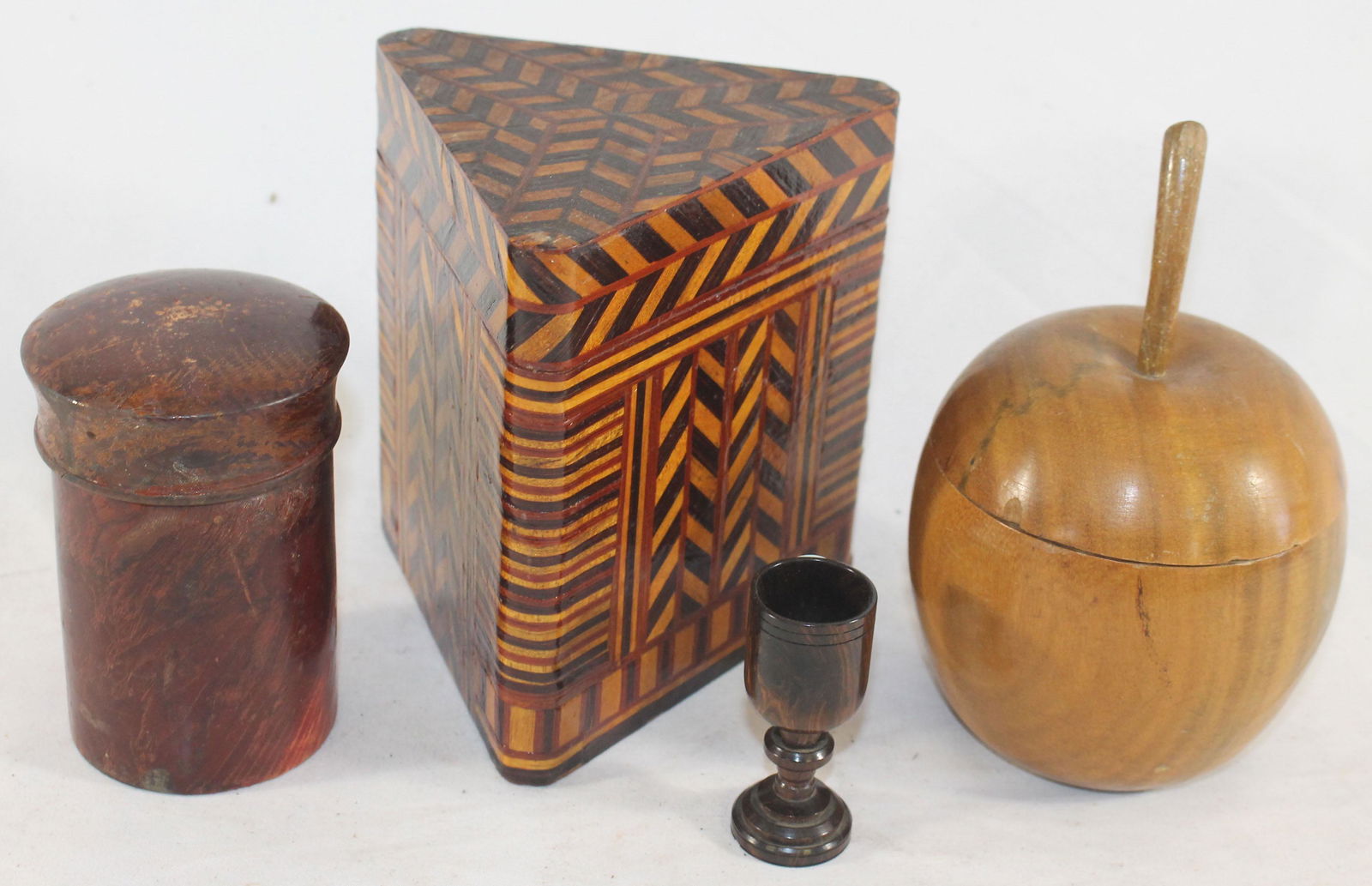 4 piece vintage treen lot incl apple shaped box, inlaid (1 of 6)