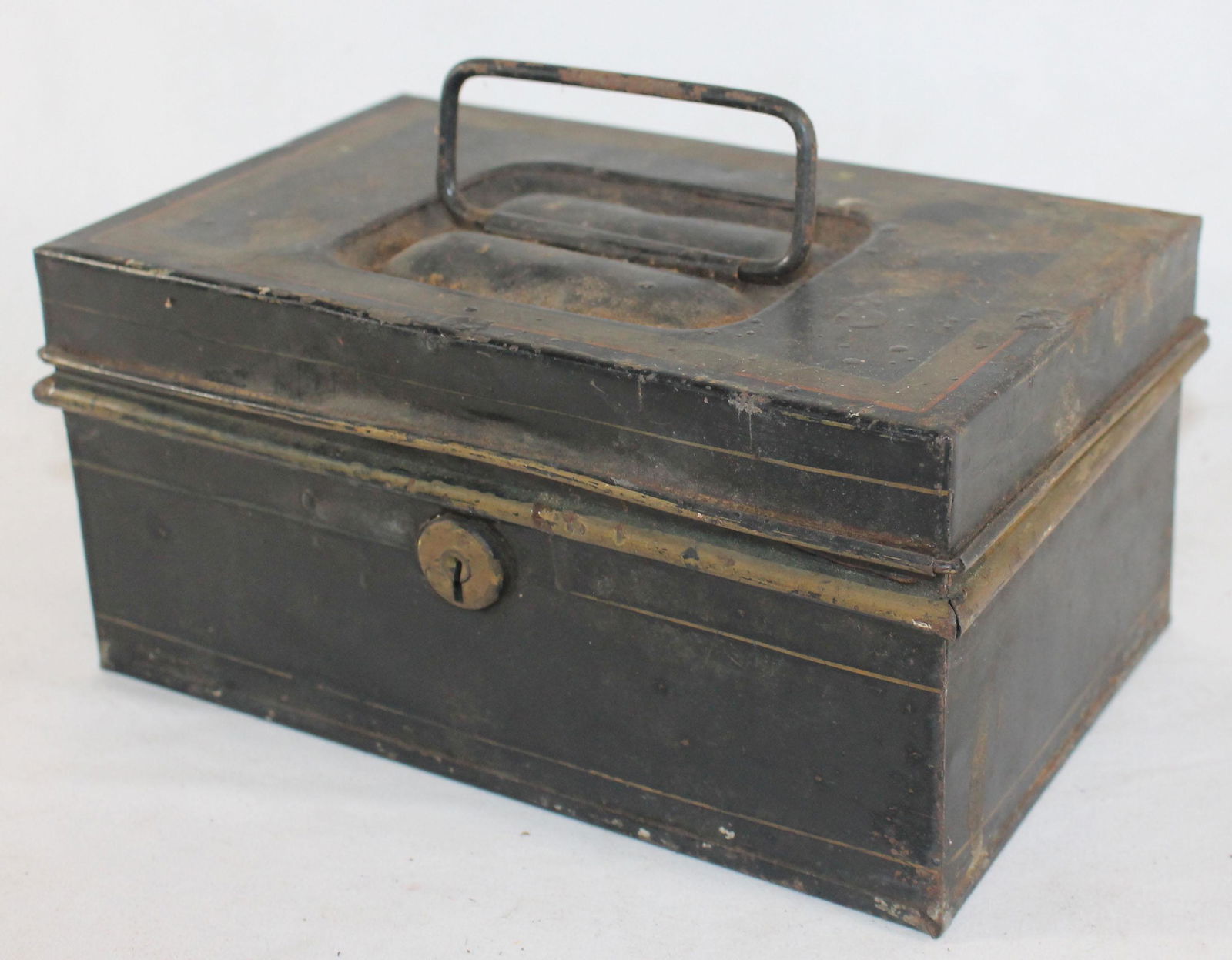 19thC toleware Devoe & Co paint box w over 50 powder (1 of 4)