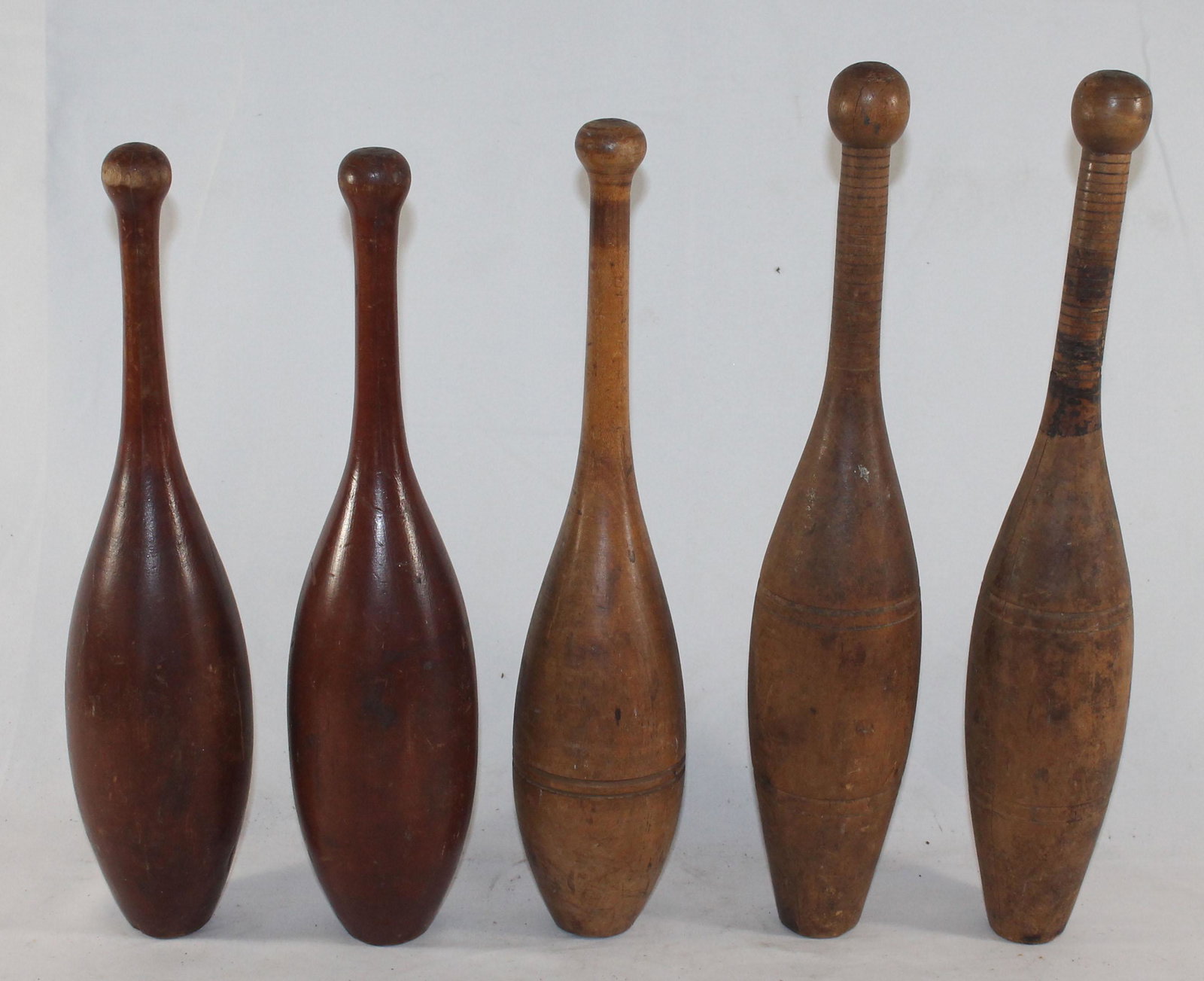 lot of 5 wooden juggling pins: lot of 5 wooden juggling pins