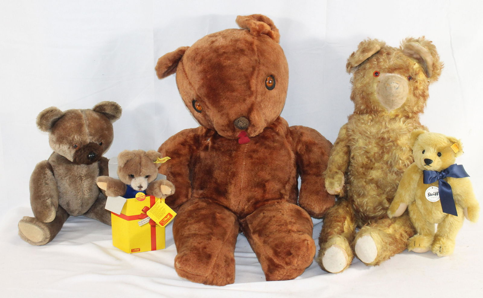 5 vintage stuffed teddy bears incl joinrted 10" Steiff; (1 of 7)