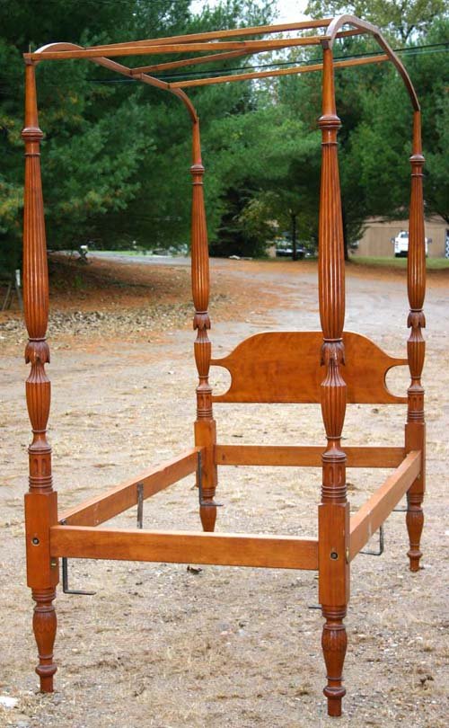 Exceptional carved Boston School ca 1800 period Fe: Exceptional carved Boston School ca 1800 period Federal birch canopy bed found in Springfield MA