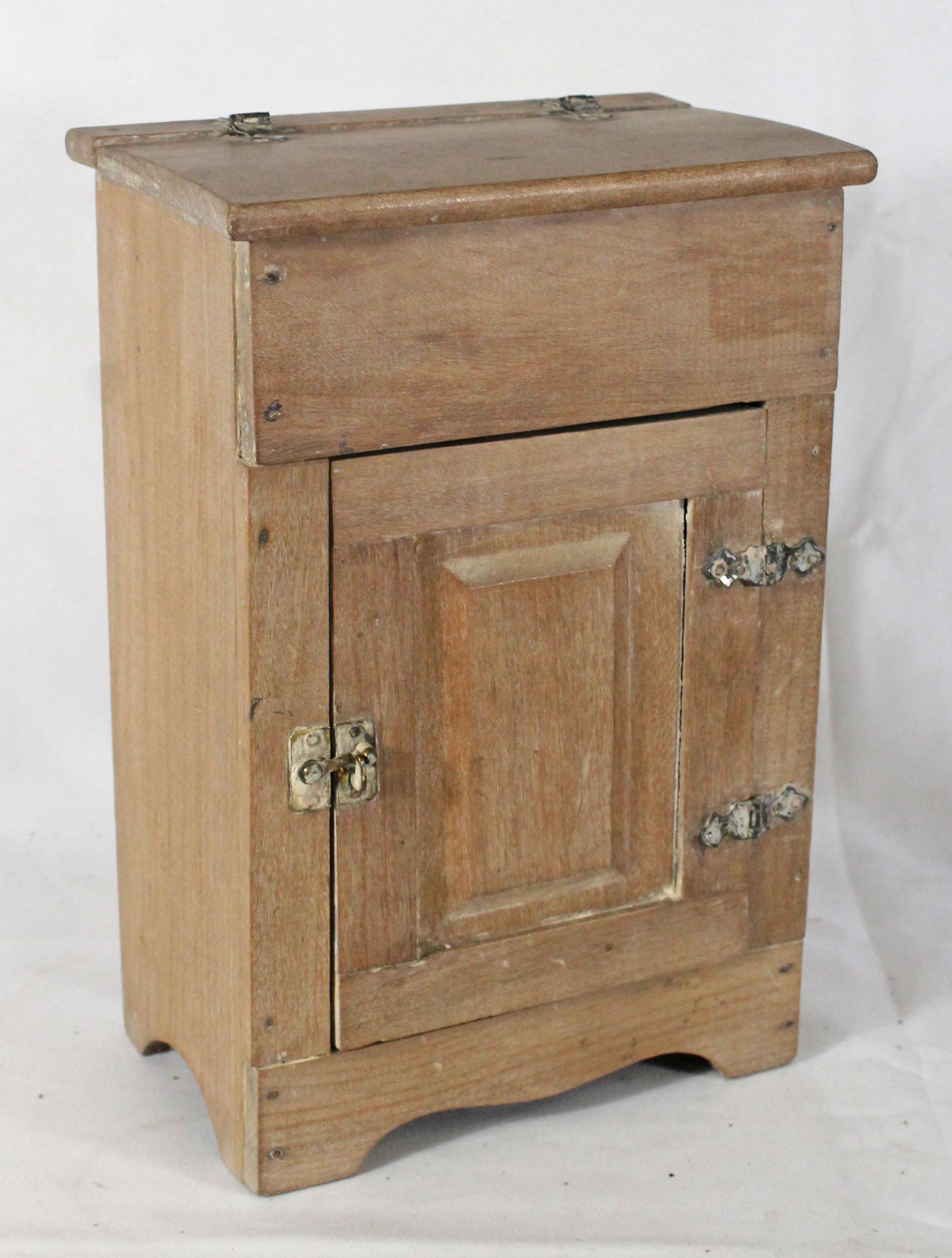 Small antique salesman sample ice box/ tin lined dry (1 of 4)