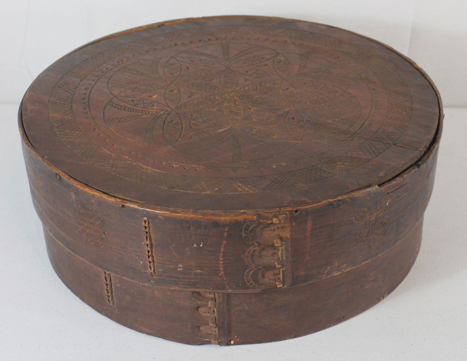 19thC carved pantry box in red w carved pinwheel dec, (1 of 5)