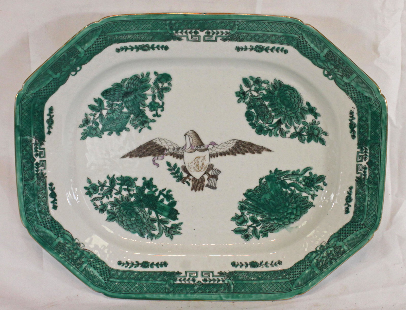 Fitzhugh Chinese Export green porcelain platter w eagle (1 of 5)