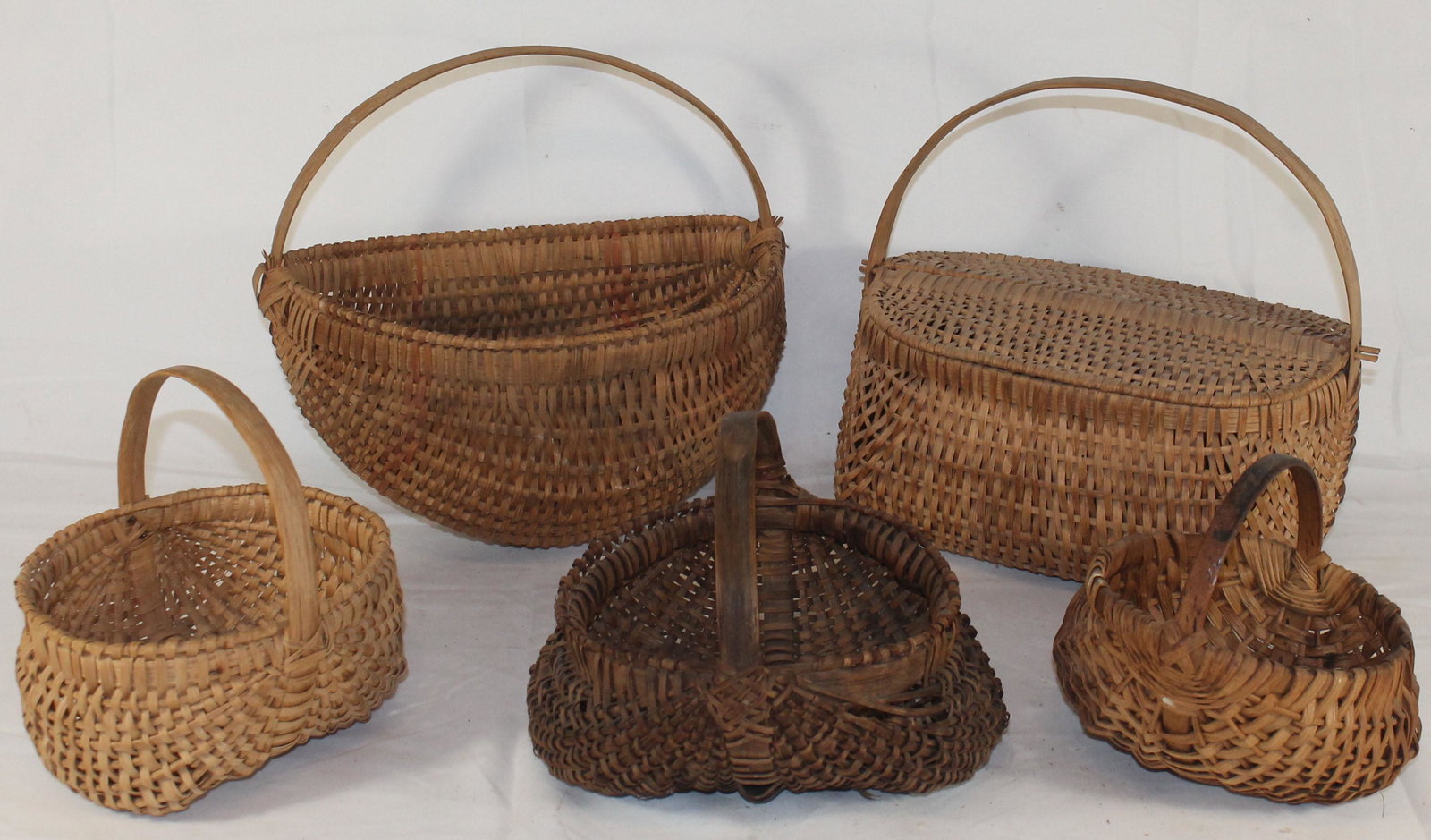 lot of 5 small baskets incl 3 buttocks, a wall basket & (1 of 13)