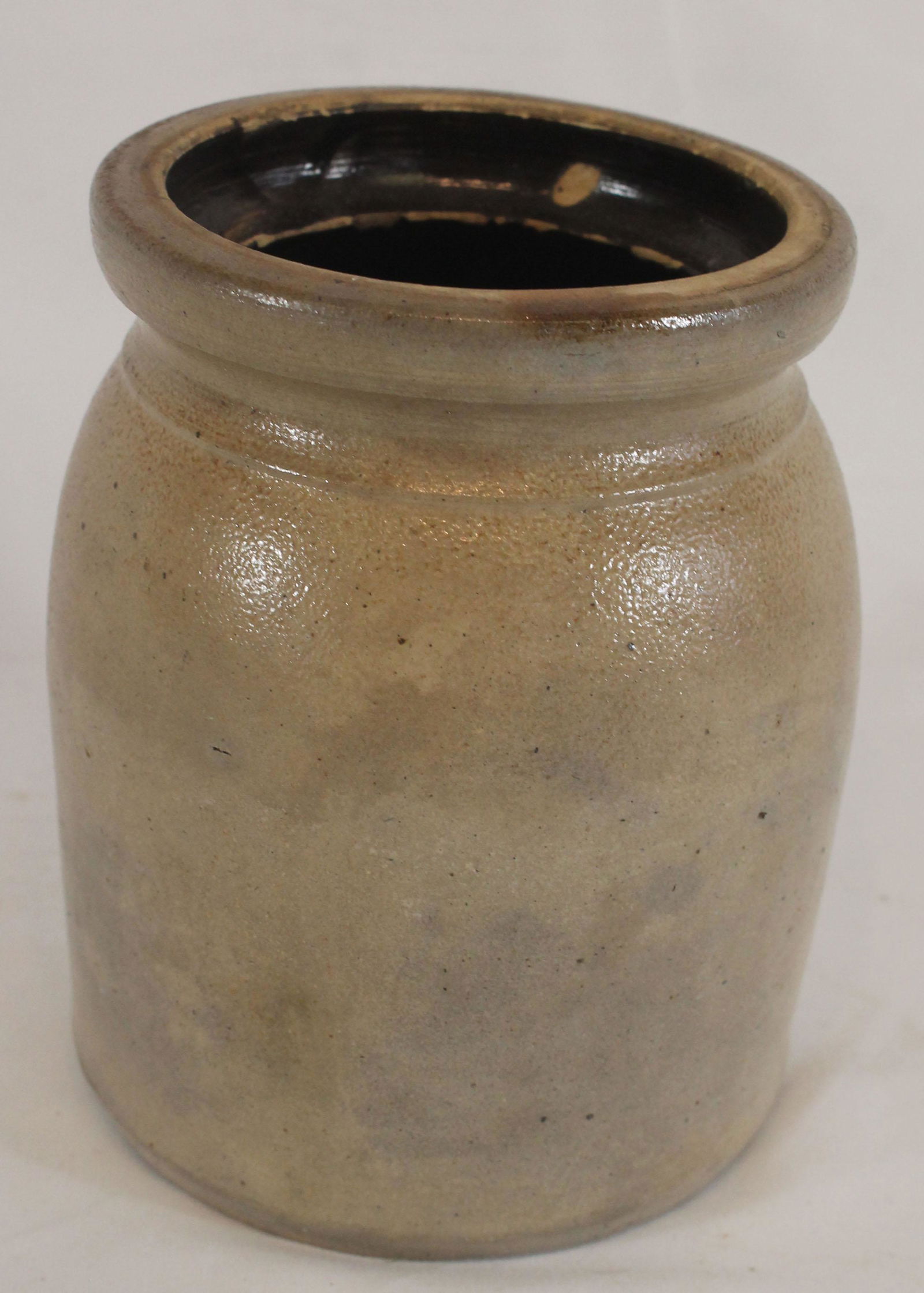 Small antique stoneware jar - 6 1/4" tall - as found (1 of 3)