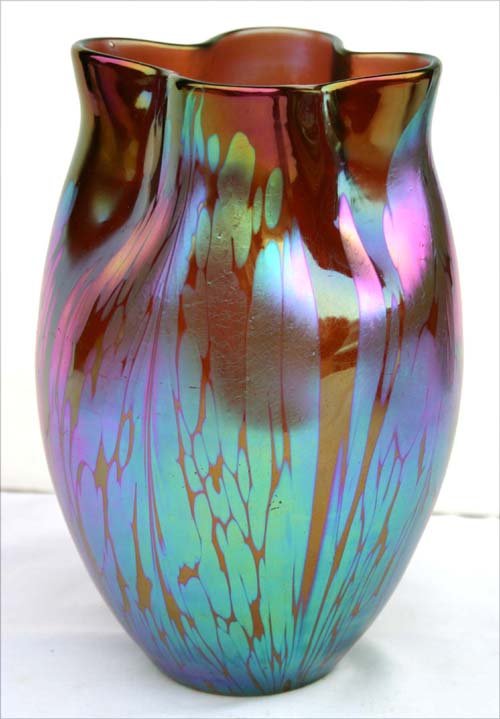 fine unsgnd Loetz 8" dec vase w 4 leaf clover mout: fine unsgnd Loetz 8" dec vase w 4 leaf clover mouth