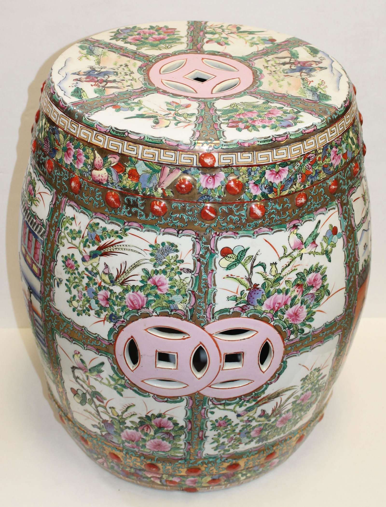 Chinese Rose Medallion porcelain garden seat - approx: Chinese Rose Medallion porcelain garden seat - approx 18" tall x 14" diam