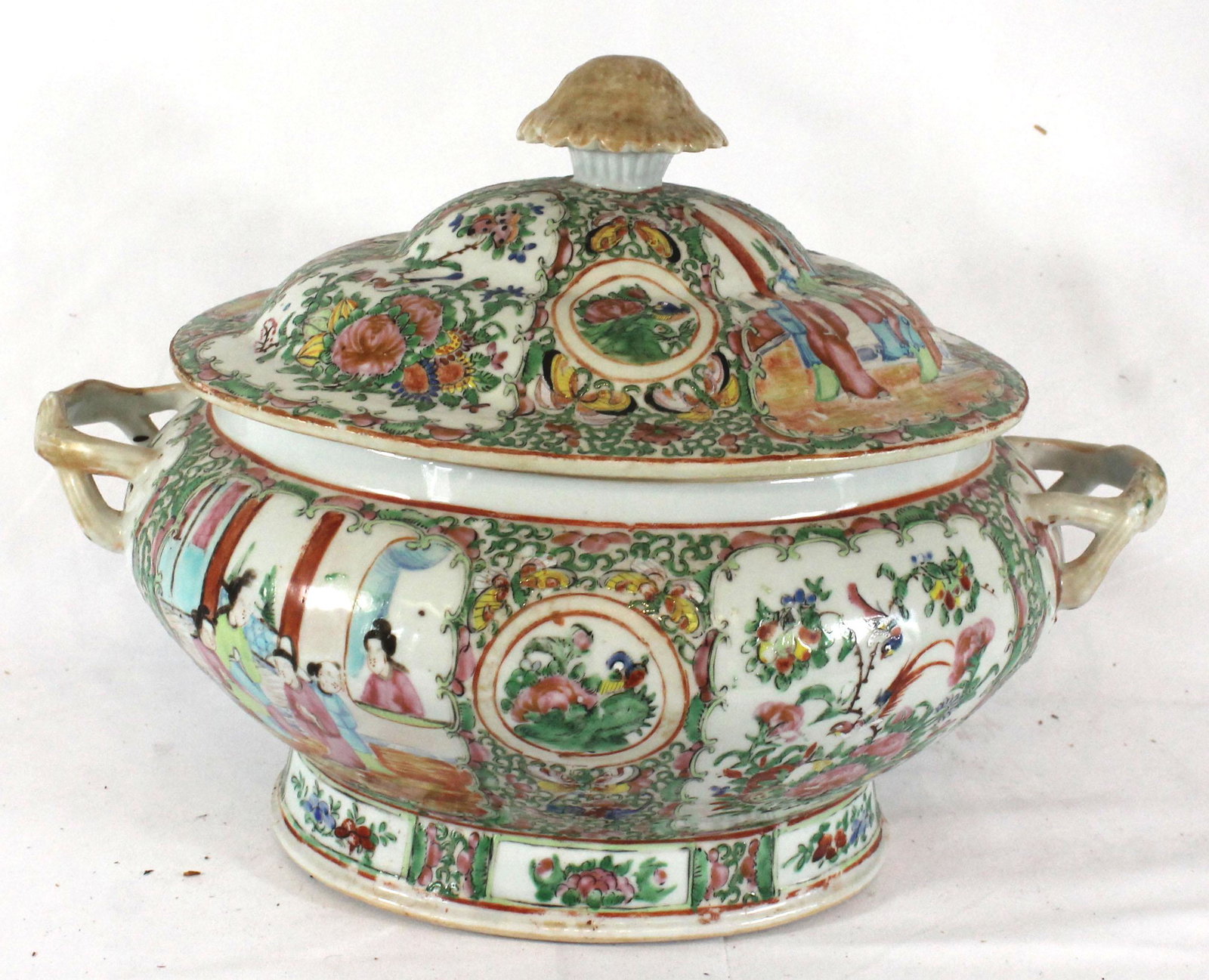 Chinese Rose Medallion covered tureen - 10 1/2" tall x: Chinese Rose Medallion covered tureen - 10 1/2" tall x 14" wide