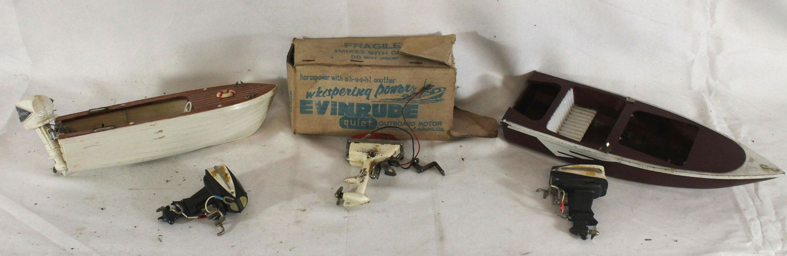 Lot of 2 plastic boat models w 4 small electric motors (1 of 5)