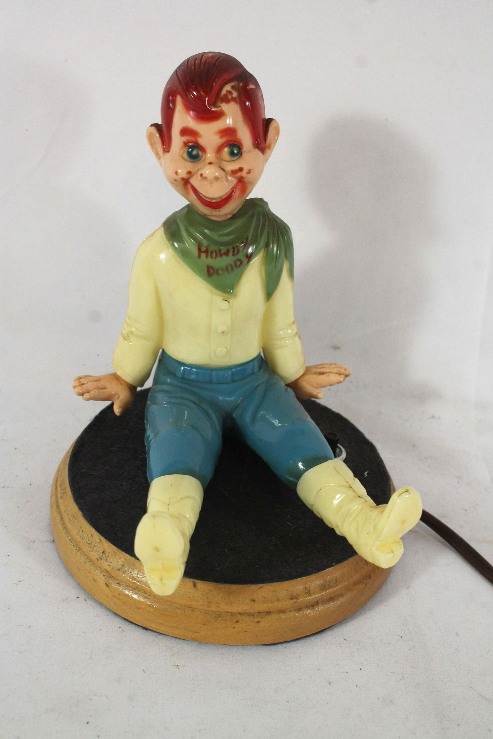 Vintage Howdy Doody nightlight - 6 3/4" tall (1 of 5)