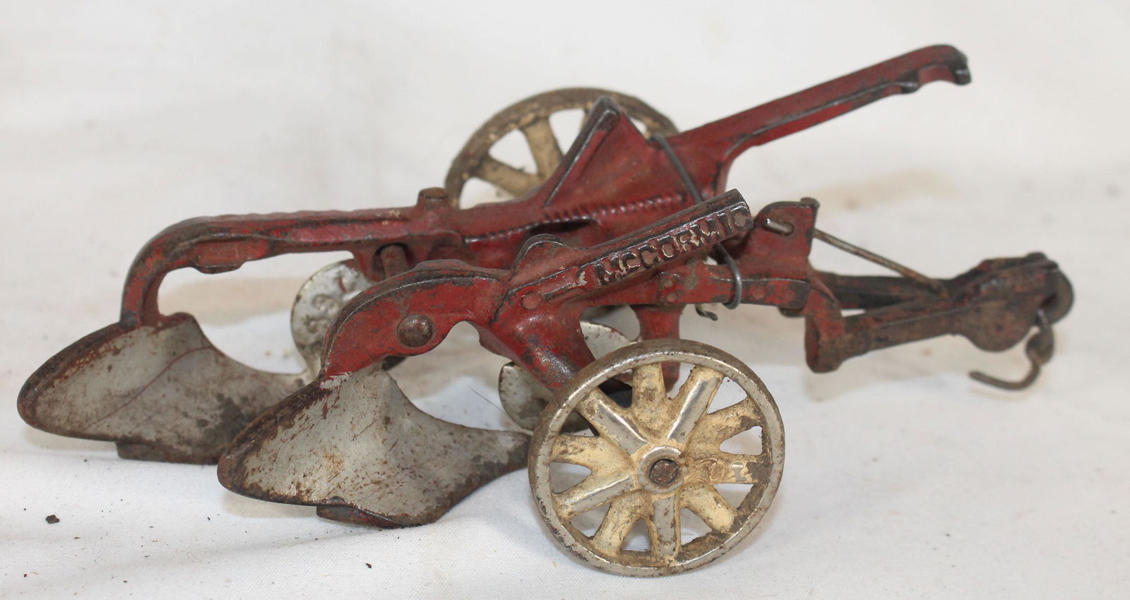 Arcade cast iron plow - 7" long (1 of 5)