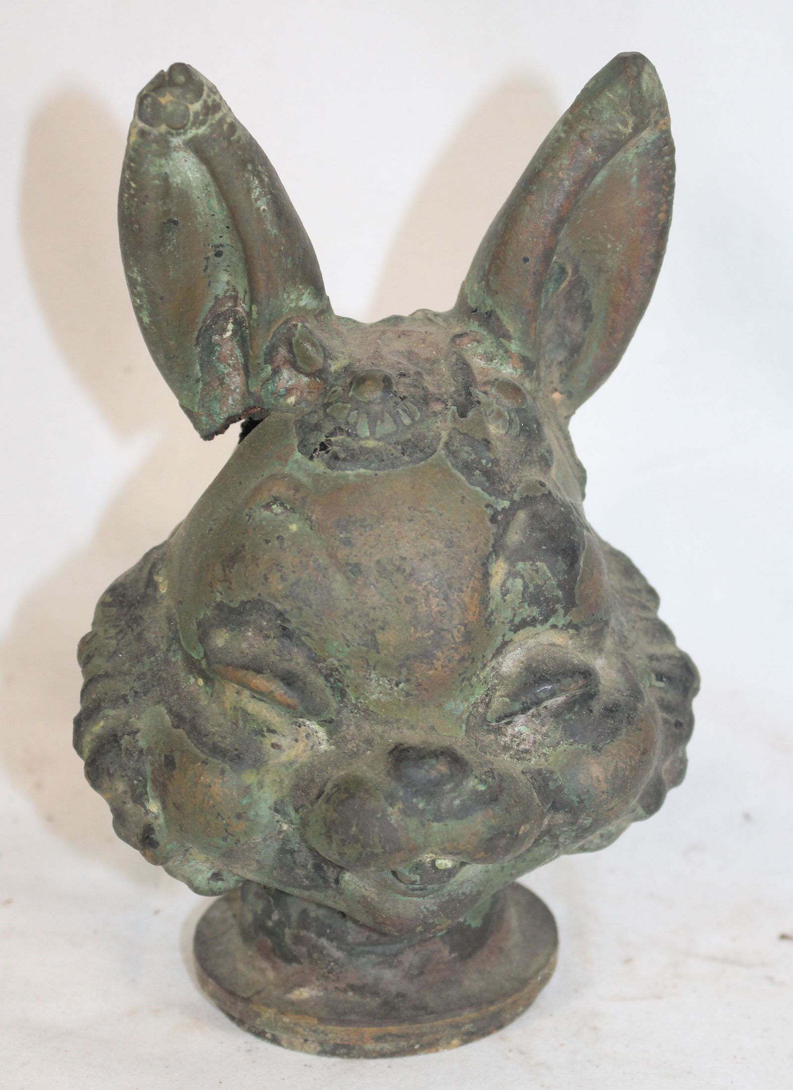 Cast iron rabbit form finial - as found - 7" tall (1 of 4)