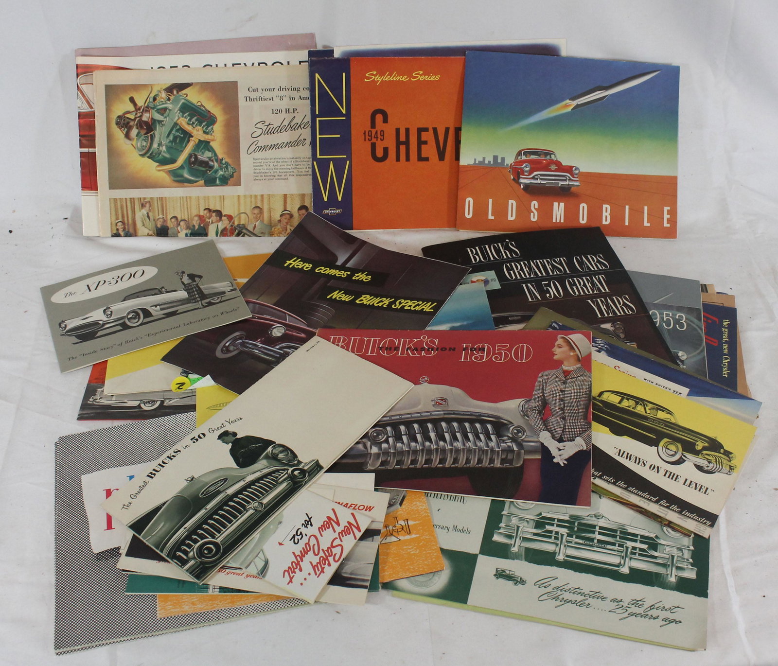 Large ephemera lot of vintage catalogs, advertisements, (1 of 8)