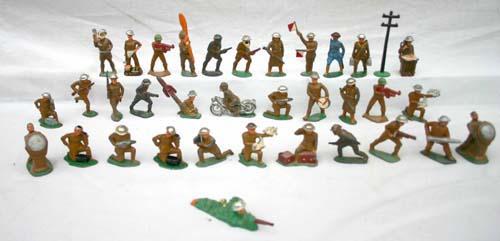 lot of soldiers by Manoil & Barclay - aprox 34 fig: lot of soldiers by Manoil & Barclay - aprox 34 figures