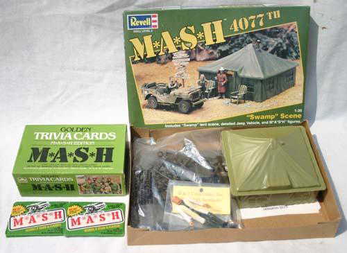 207: "MASH" lot incl orig boxed trivia card game, "MASH