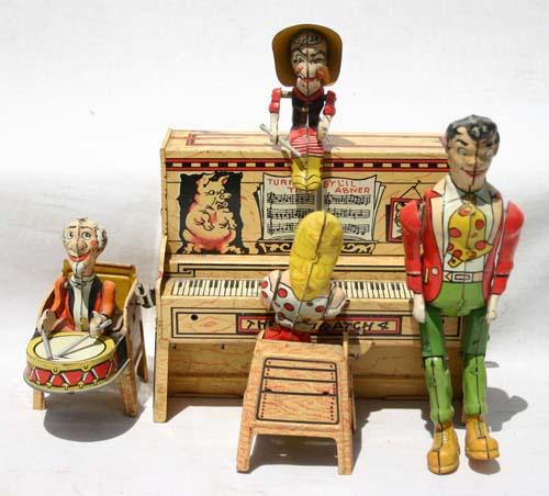 Unique Art tin wind up "Lil Abner Dogpatch Band": Unique Art tin wind up "Lil Abner Dogpatch Band"