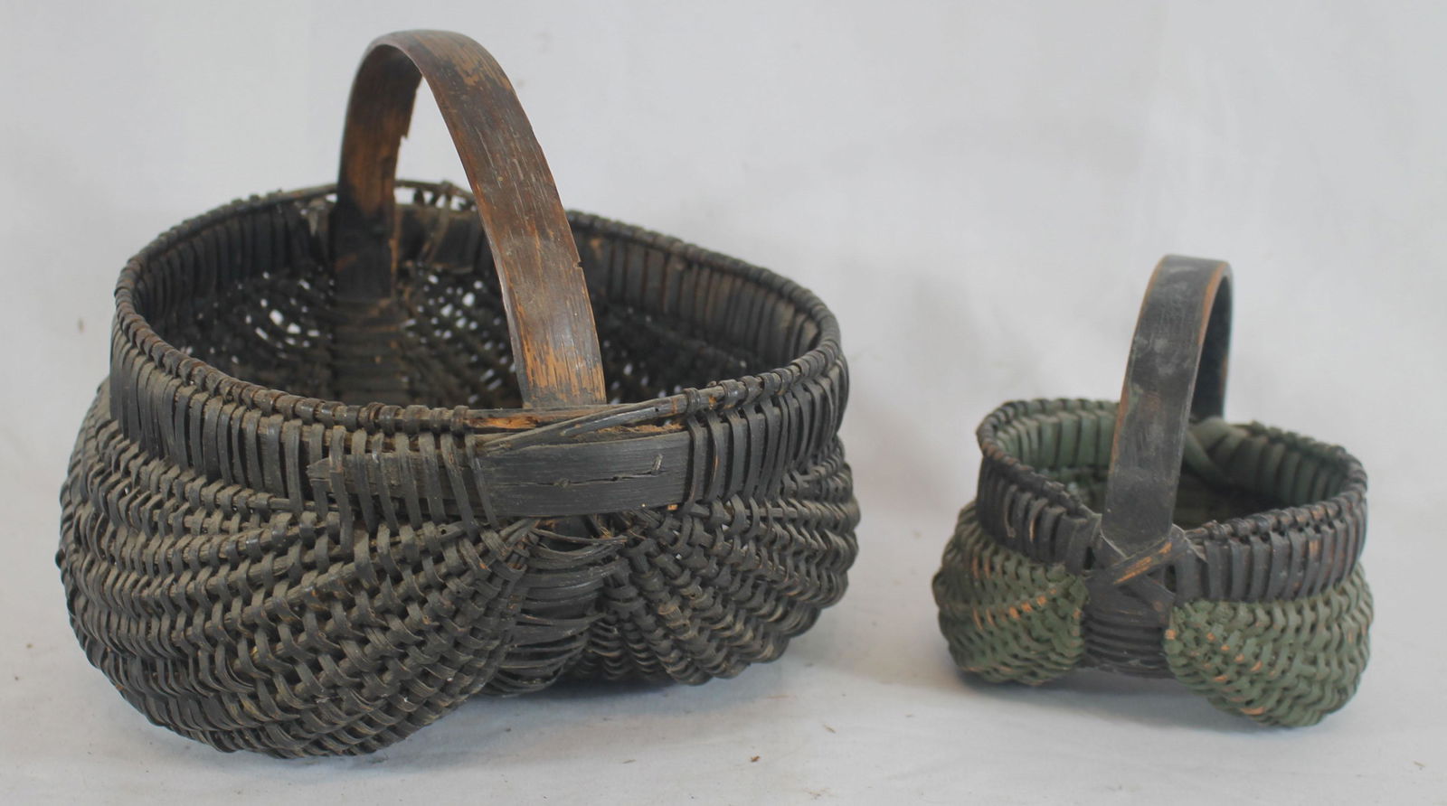 2 small buttocks baskets in black& green paint - 5 1/4" (1 of 10)