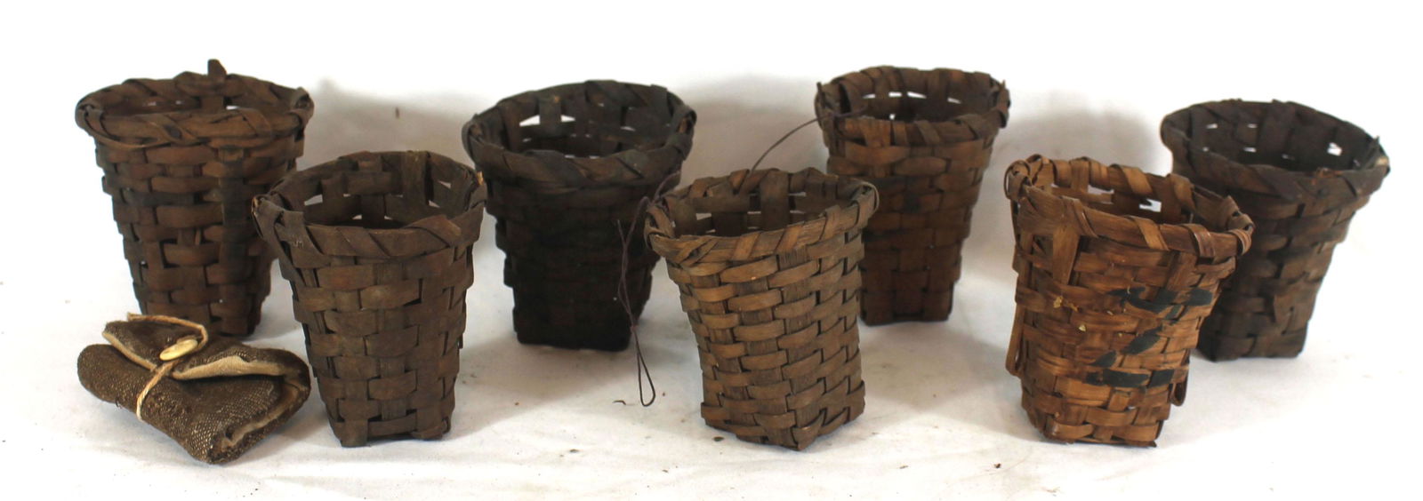 lot of 7 small berry baskets - as found - approx 4" (1 of 5)