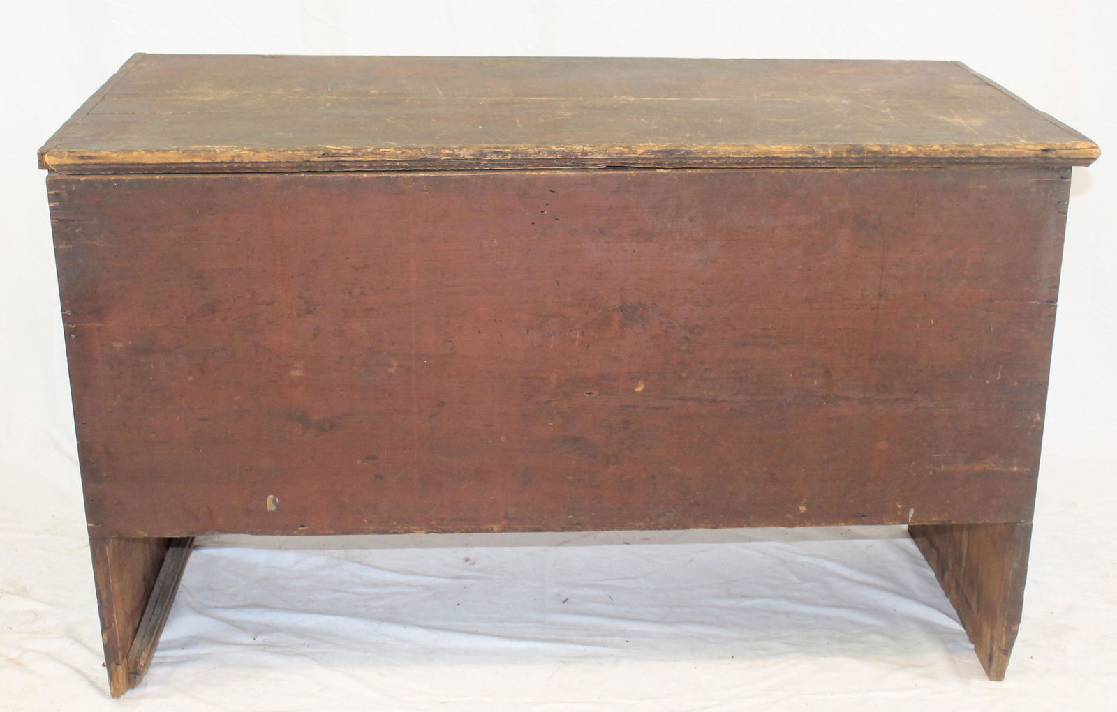 Antiquw ooden painted lift top blanket box in red paint (1 of 10)