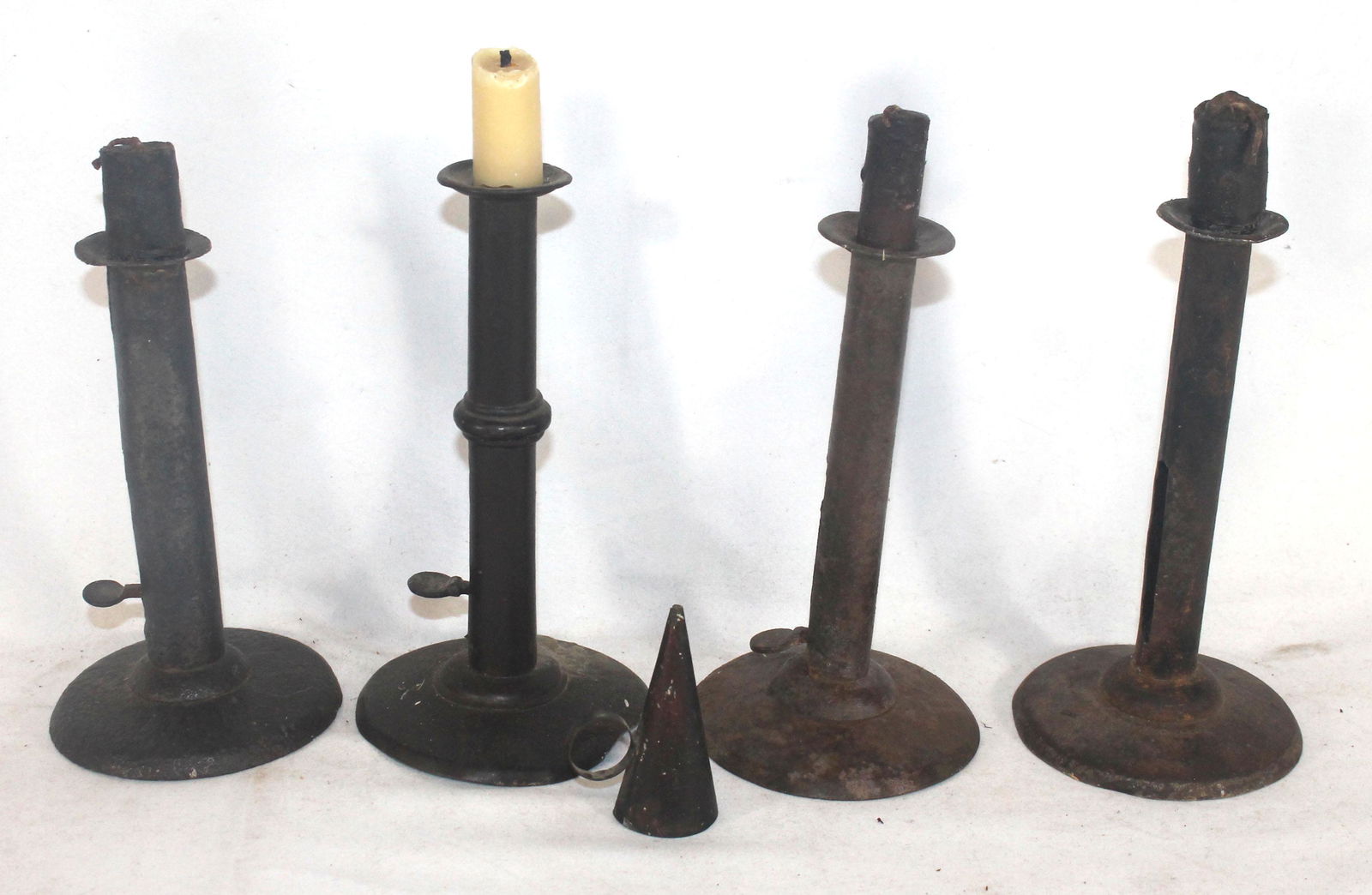 Lot of 4 tin hogscraper push up candlesticks incl 1 (1 of 5)