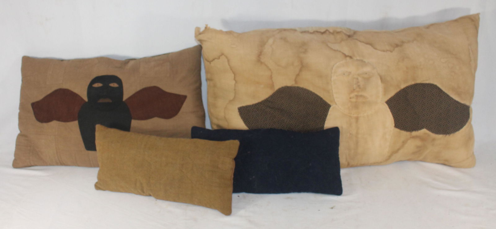 Lot of 4 pillows incl 2 small Linseys & 2 larger w (1 of 10)