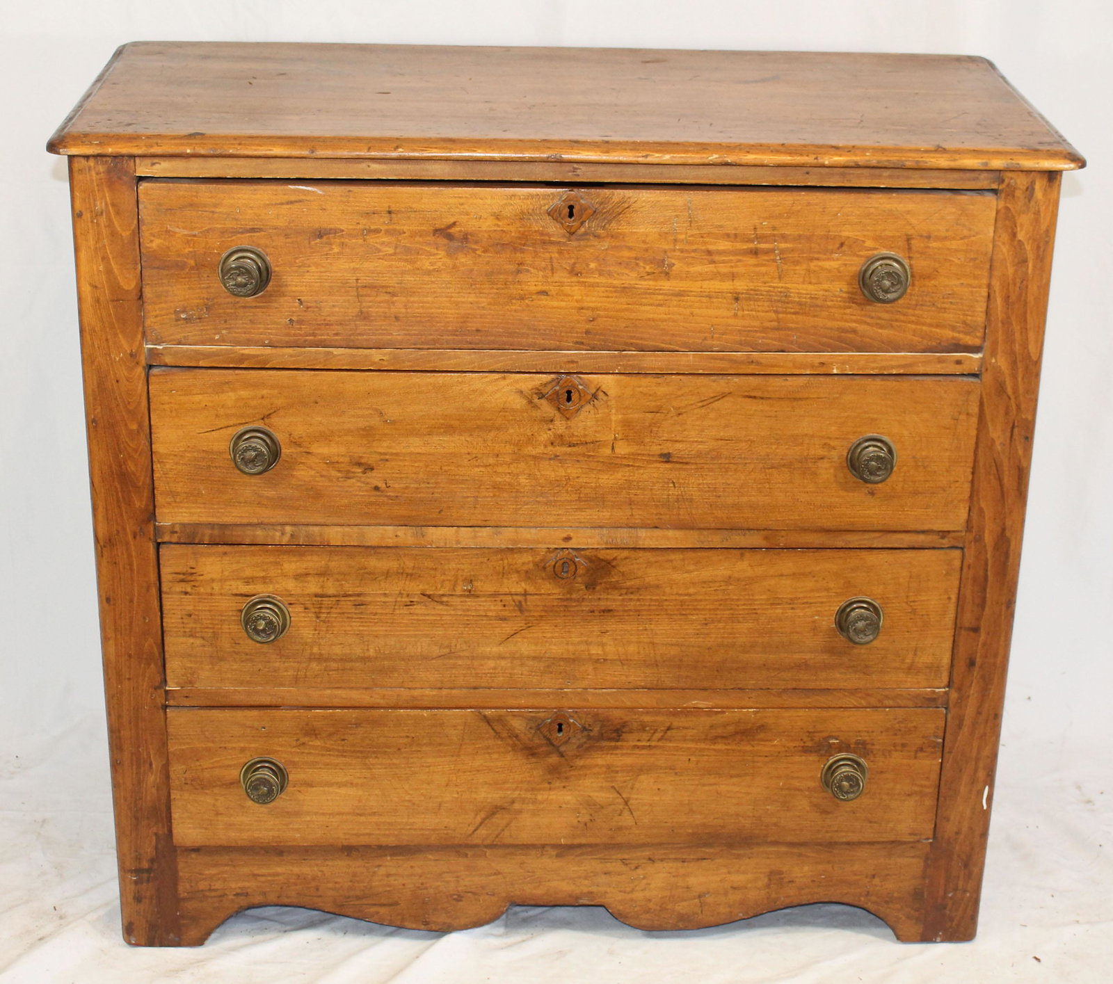 Cottage pine 4 dr dresser w brass knobs - 36" tall x 38: Cottage pine 4 dr dresser w brass knobs - 36" tall x 38 3/4" wide x 17 1/2" deep