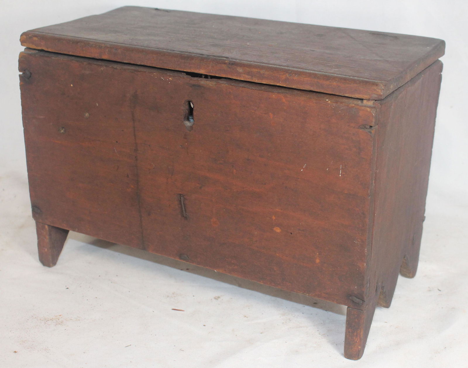 Diminutive blanket box w dbl bootjack ends, snipe (1 of 9)