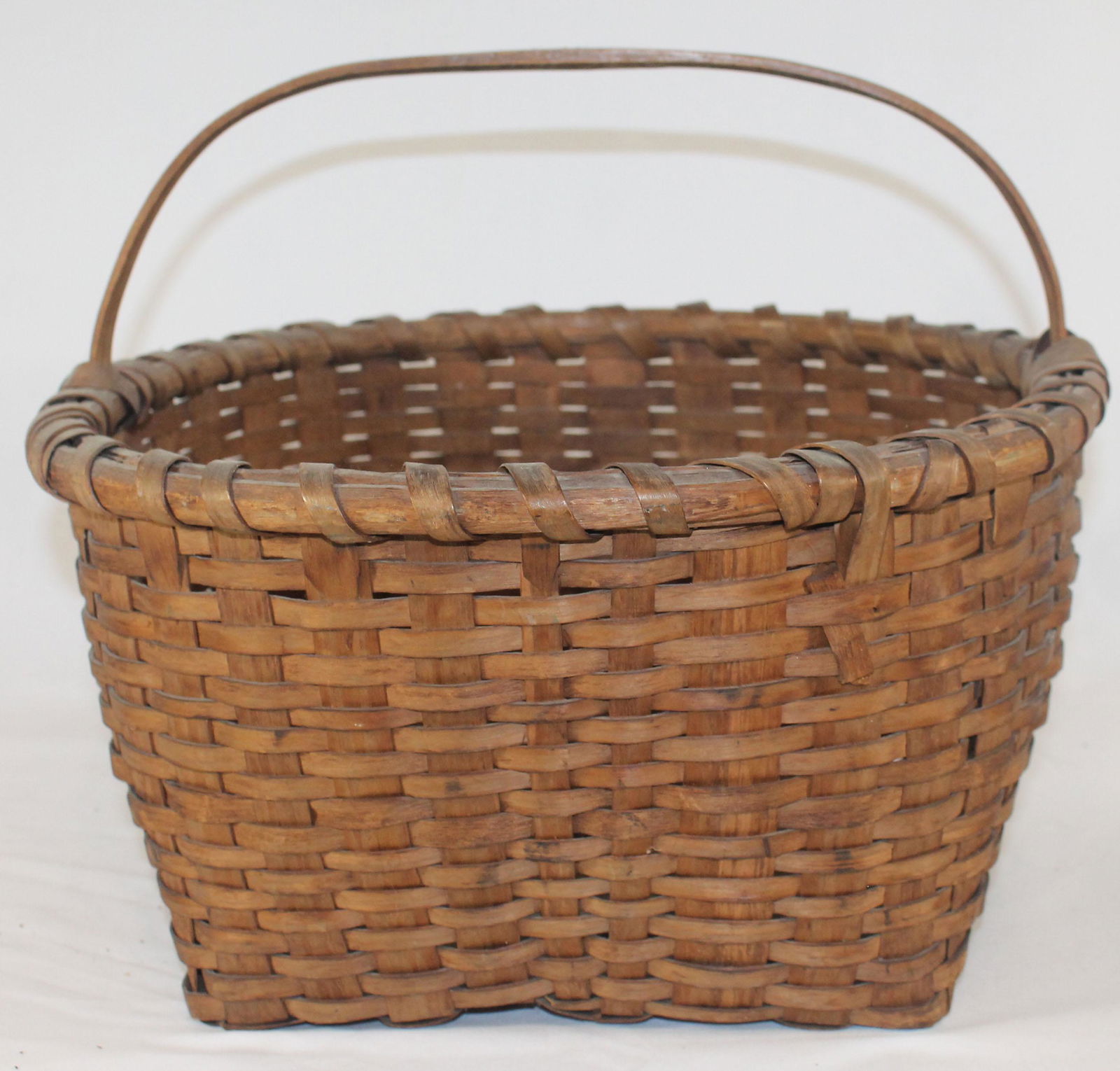 Nice cond splint basket w fixed handle - 13" tall x 15 (1 of 5)