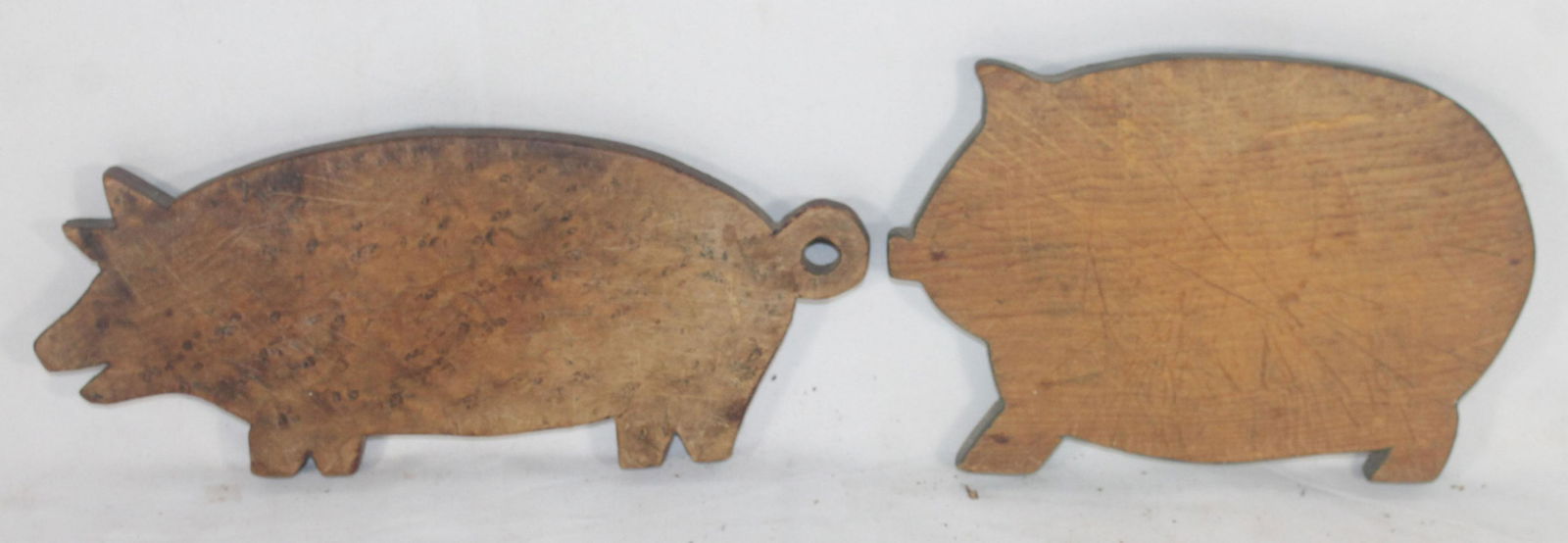 2 pig form wooden cutting boards w red & blue painted (1 of 5)