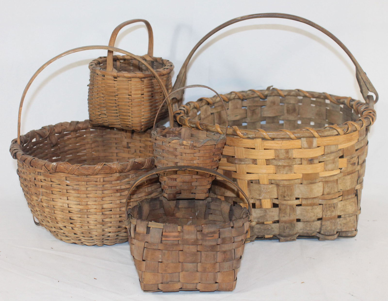 lot of 5 splint baskets incl 1 swing handle & 4 fixed (1 of 12)