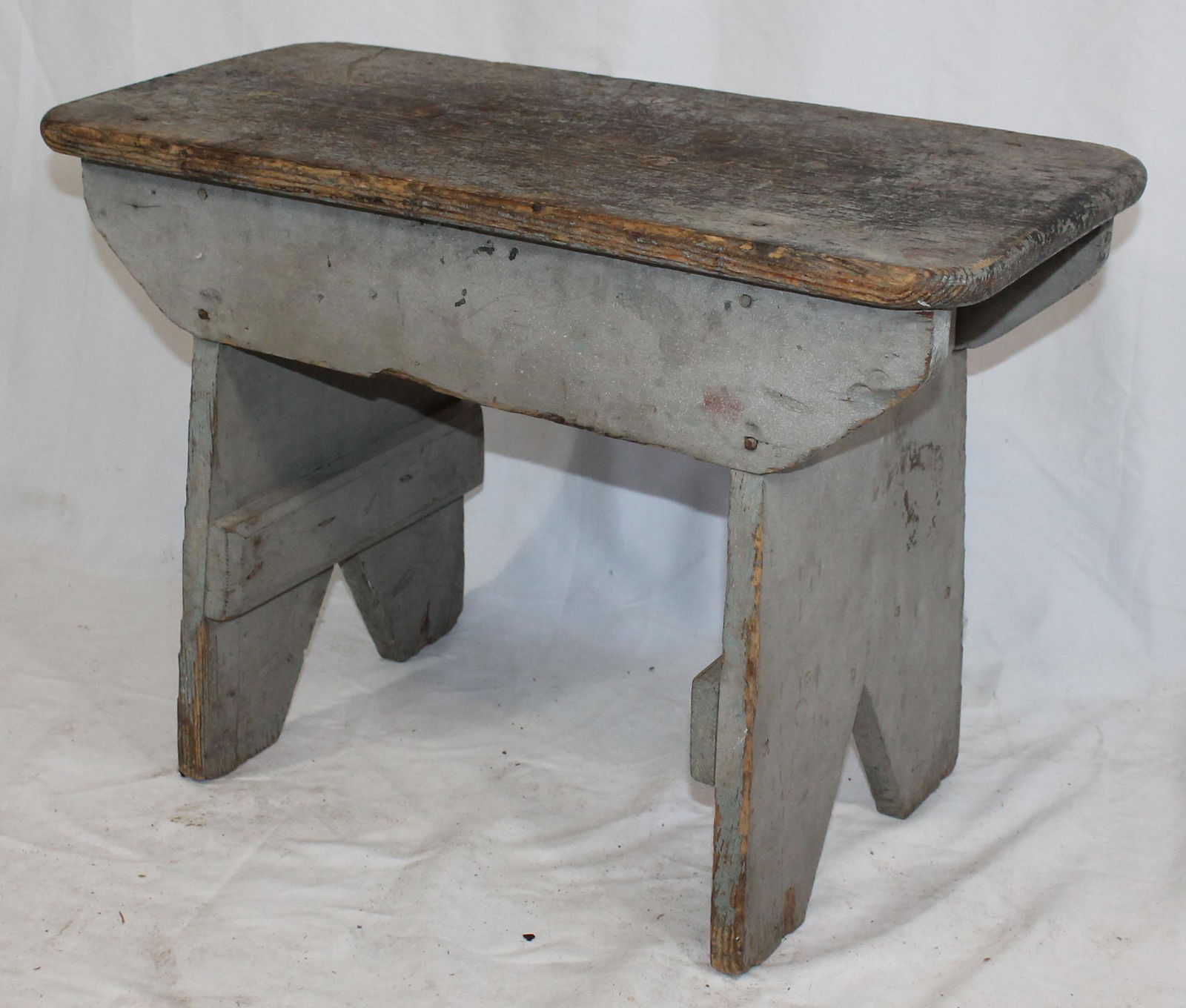 Early country bench/stool in gray paint - 16 1/2" tall (1 of 7)