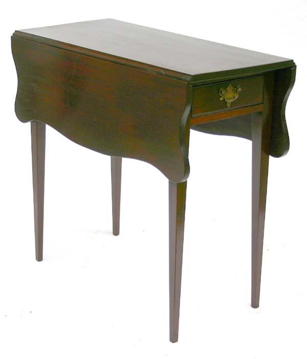 ca 1815 Hepplewhite mahog tapered leg desirably di: ca 1815 Hepplewhite mahog tapered leg desirably diminutive Pembroke table w shaped leaves
