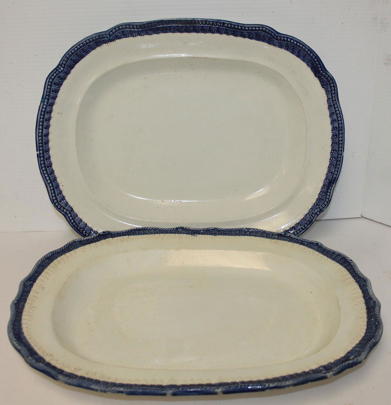 2 ca 1820's Leeds platters w blue borders - approx 15 (1 of 5)