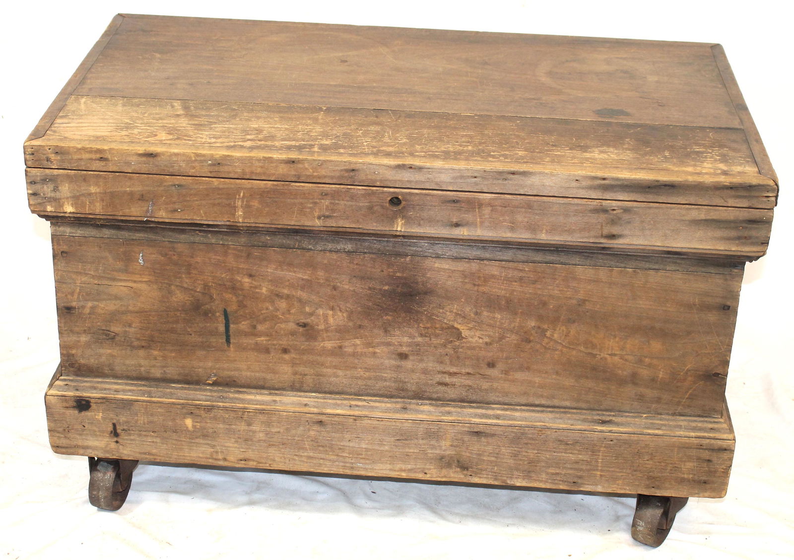 Antique tool chest on wheels - 21 1/2" tall x 34 1/2" (1 of 5)