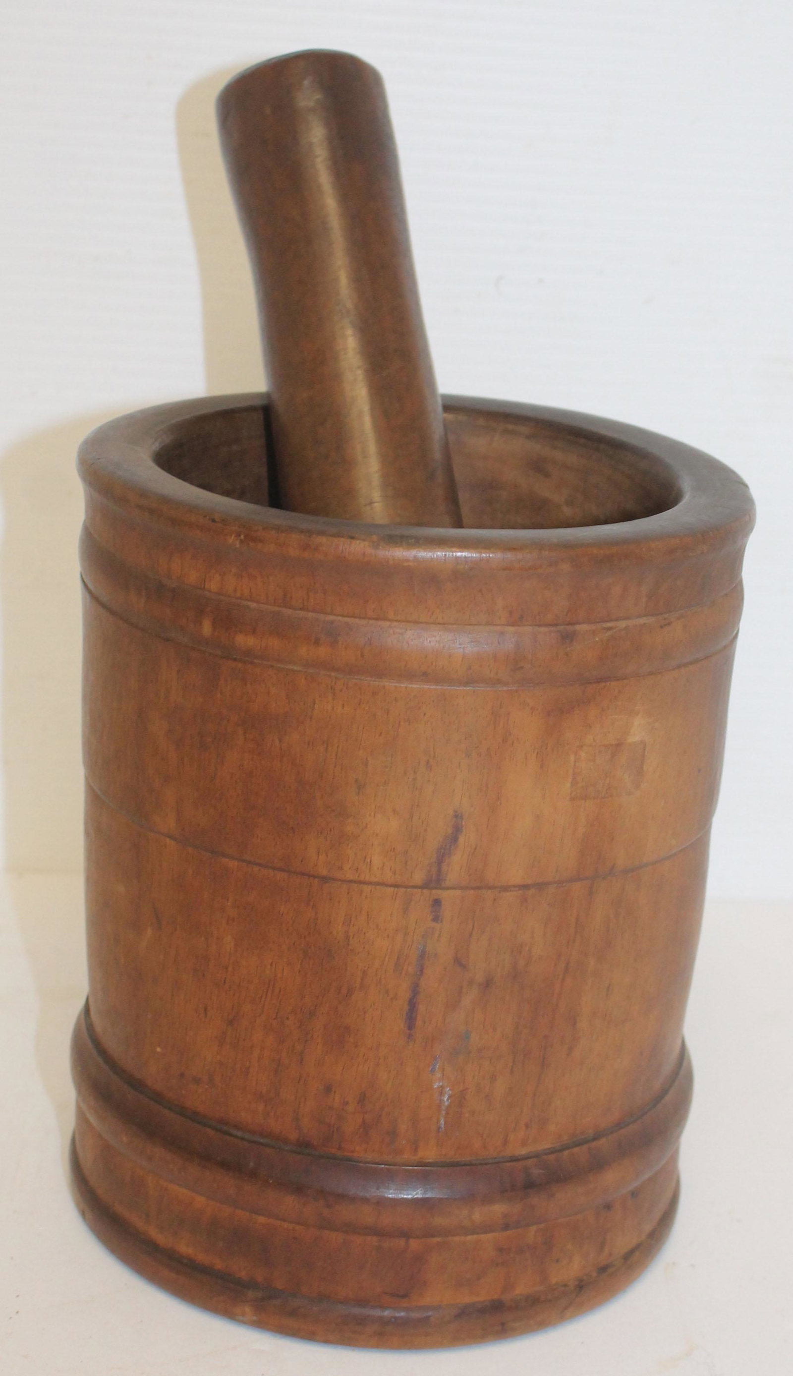 Antique mortar & pestle - 7 1/2" tall x 6 1/4" diam w 8: Antique mortar & pestle - 7 1/2" tall x 6 1/4" diam w 8 1/2" pestle