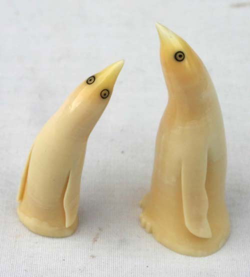 pr of Chinese carved whale's tooth penguins: pr of Chinese carved whale's tooth penguins