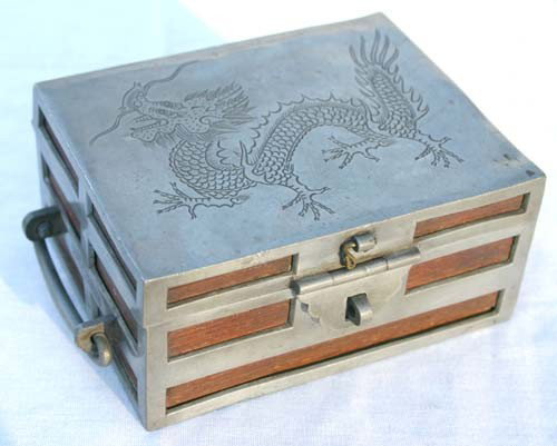 early 20thC Chinese dragon dec "Kut Hing" pewter m: early 20thC Chinese dragon dec "Kut Hing" pewter mounted cigarette box - 5 1/2" wide x 4" deep